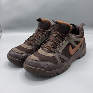 Nike ACG Men's Dark Brown and Tan Athletic Shoes Sz 10